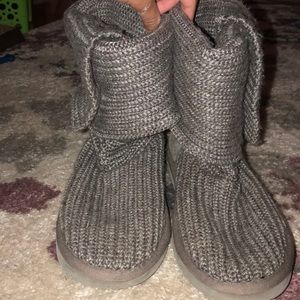 Grey knit UGG boots